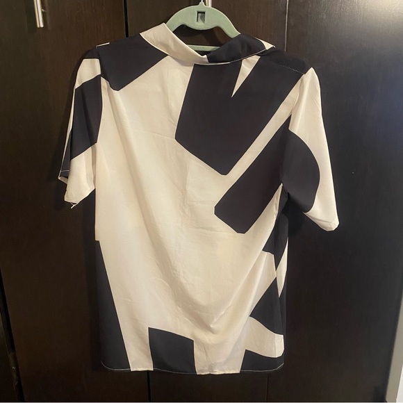 Short sleeve button down shirt - Picture 2 of 3